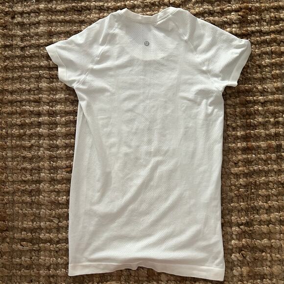 Lululemon Swiftly Tech Short Sleeve Tee-white-Size 6 – Excellent Used Condition - Picture 4 of 8